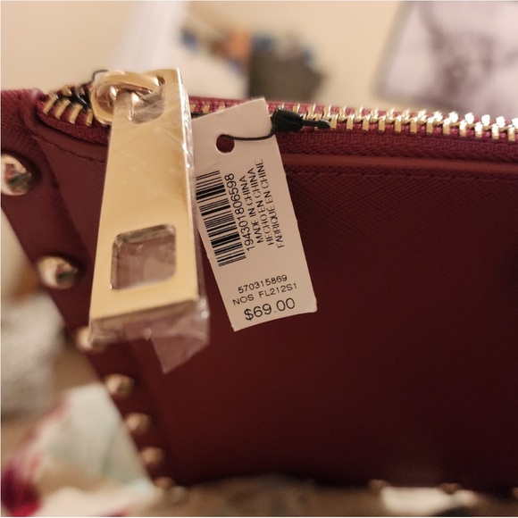 NWT White House Black Market Large Floral Studded Clutch - Picture 16 of 16